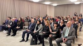 Черные подснежники в Праге… Это повесть о ребёнке, потерявшем семью в ночь Ходжалинского геноцида (ВИДЕО, ФОТО)