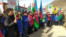 Мирная акция азербайджанских экоактивистов на Лачинской дороге продолжается (ФОТО)