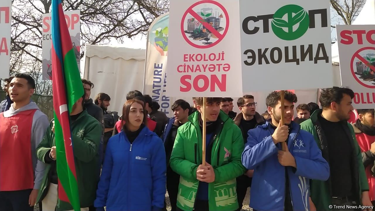 Мирная акция азербайджанских экоактивистов на Лачинской дороге продолжается (ФОТО)