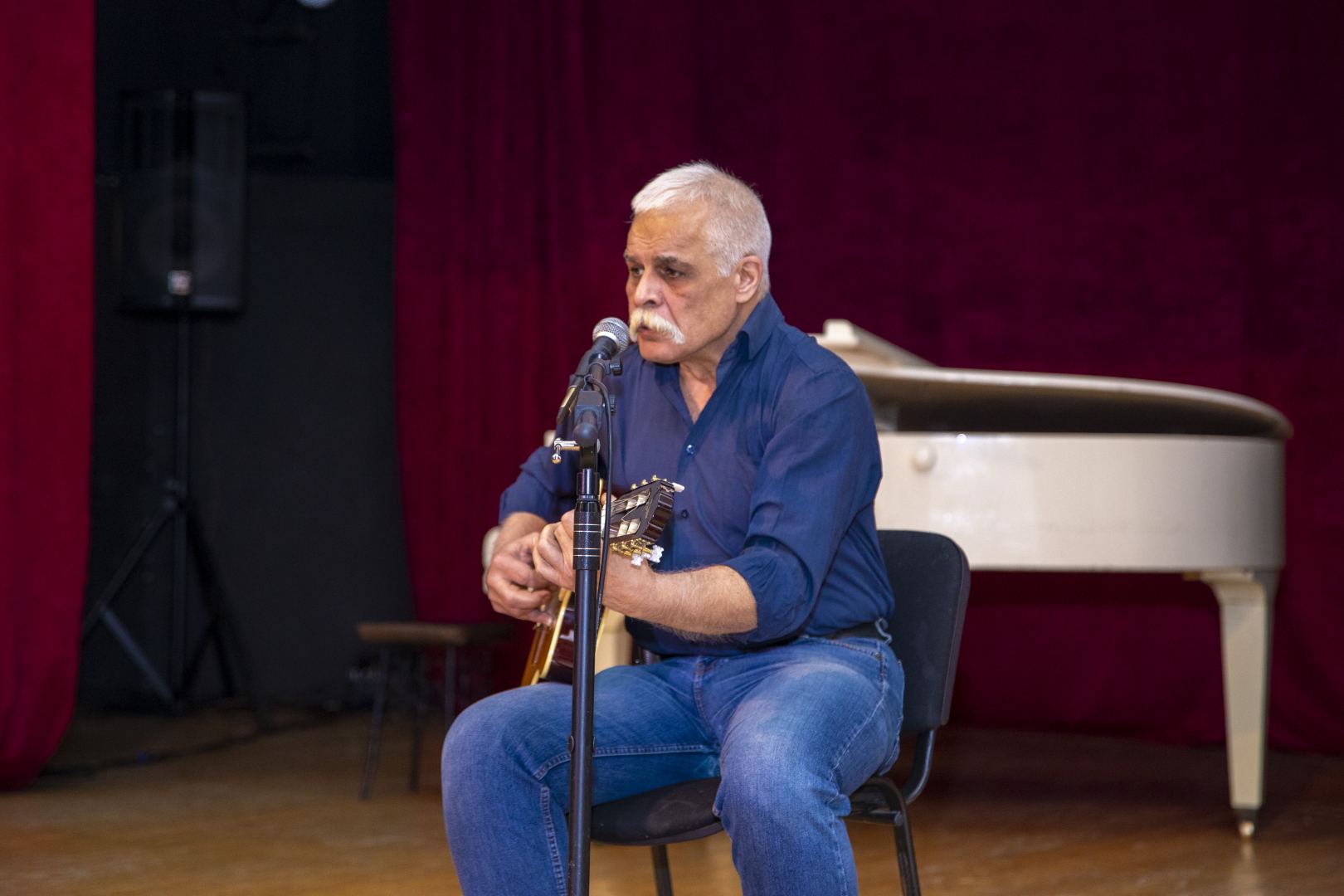 Голос с хрипотцой, а песни, словно порывистый ветер… - В Баку отметили юбилей Владимира Высоцкого (ФОТО)