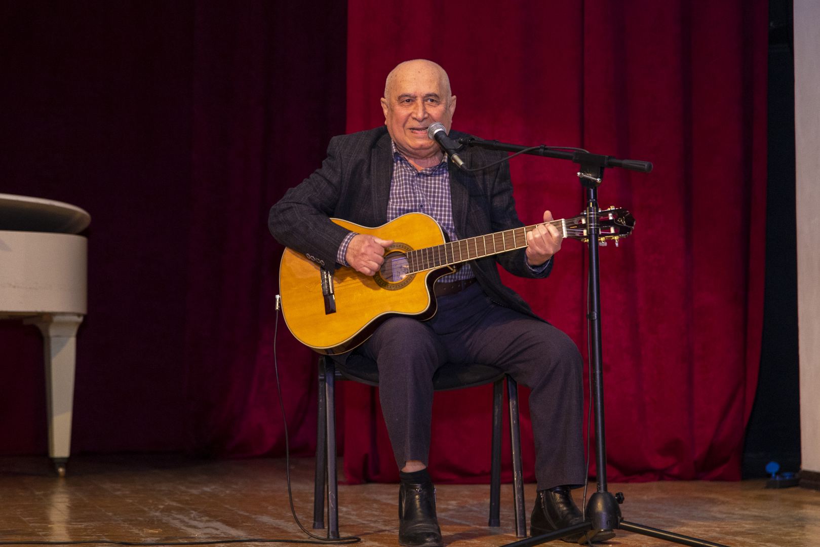 Голос с хрипотцой, а песни, словно порывистый ветер… - В Баку отметили юбилей Владимира Высоцкого (ФОТО)