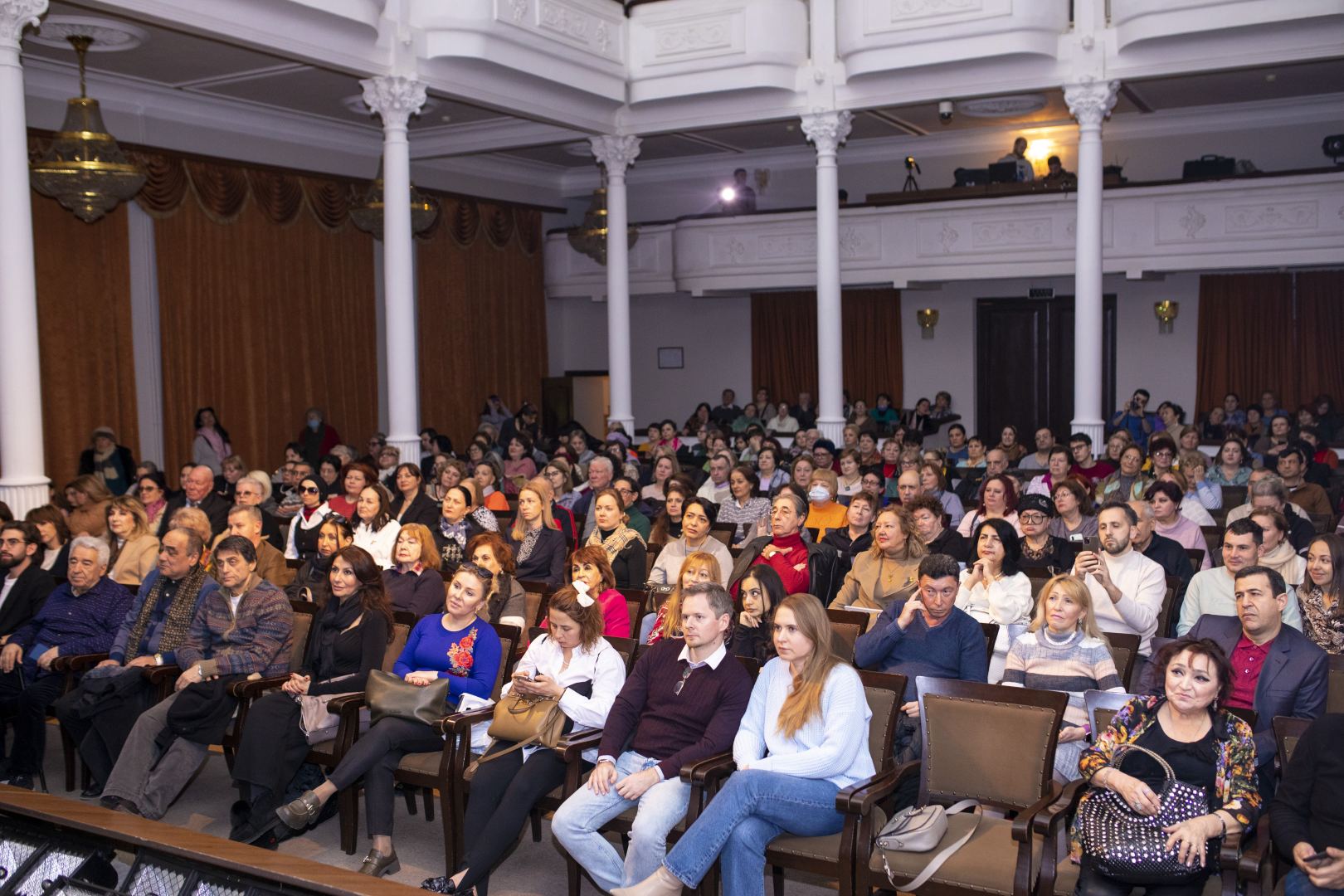 Голос с хрипотцой, а песни, словно порывистый ветер… - В Баку отметили юбилей Владимира Высоцкого (ФОТО)