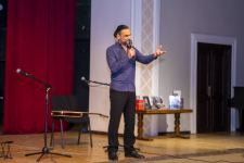 Голос с хрипотцой, а песни, словно порывистый ветер… - В Баку отметили юбилей Владимира Высоцкого (ФОТО)