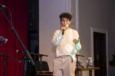 Голос с хрипотцой, а песни, словно порывистый ветер… - В Баку отметили юбилей Владимира Высоцкого (ФОТО)