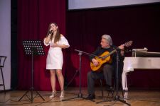 Голос с хрипотцой, а песни, словно порывистый ветер… - В Баку отметили юбилей Владимира Высоцкого (ФОТО)