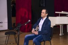 Голос с хрипотцой, а песни, словно порывистый ветер… - В Баку отметили юбилей Владимира Высоцкого (ФОТО)