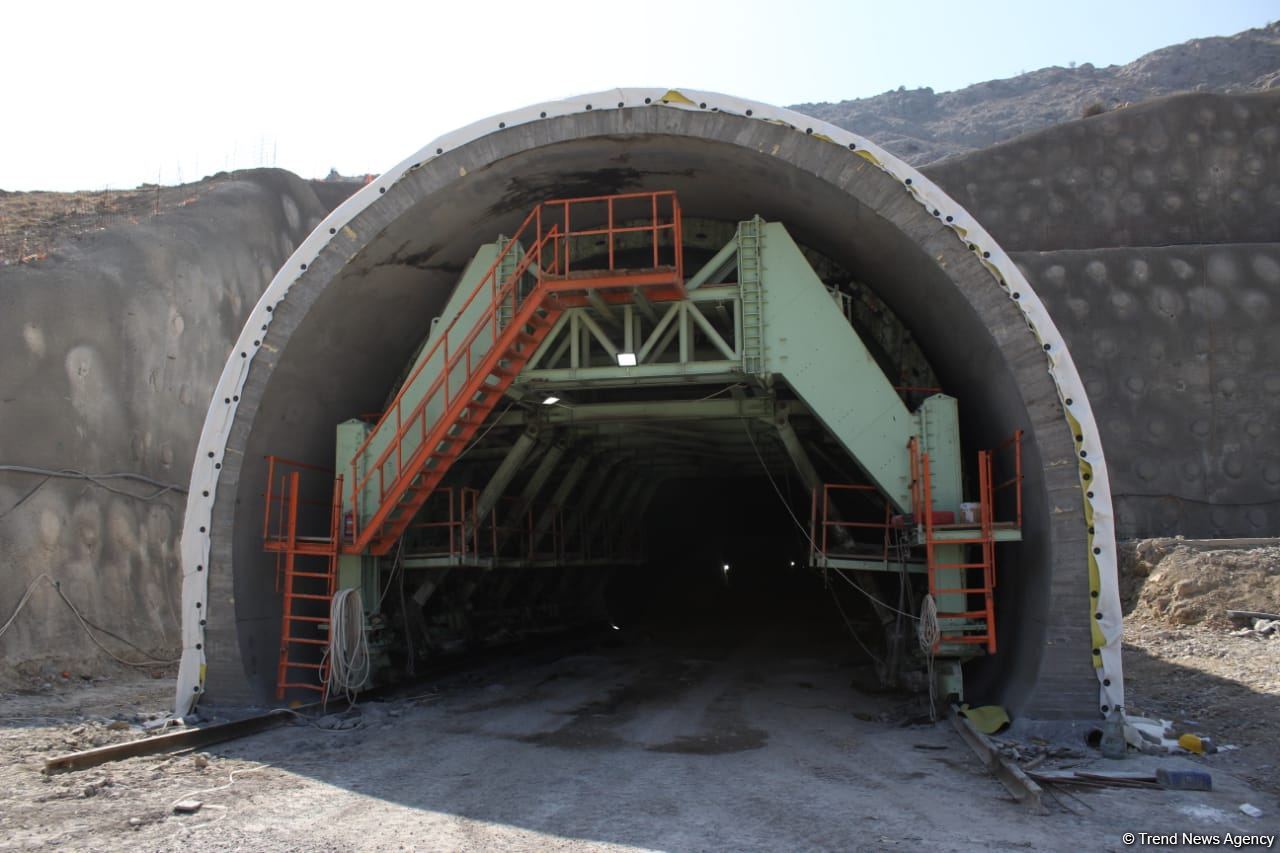 Назван объем выполненных работ по строительству дороги Горадиз-Джебраил-Зангилан-Агбенд (ФОТО)