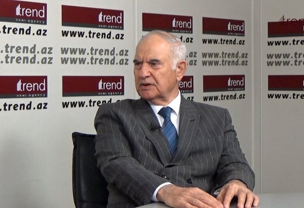 Азербайджан - стратегический "мост" между Востоком и Западом и Севером и Югом - политолог