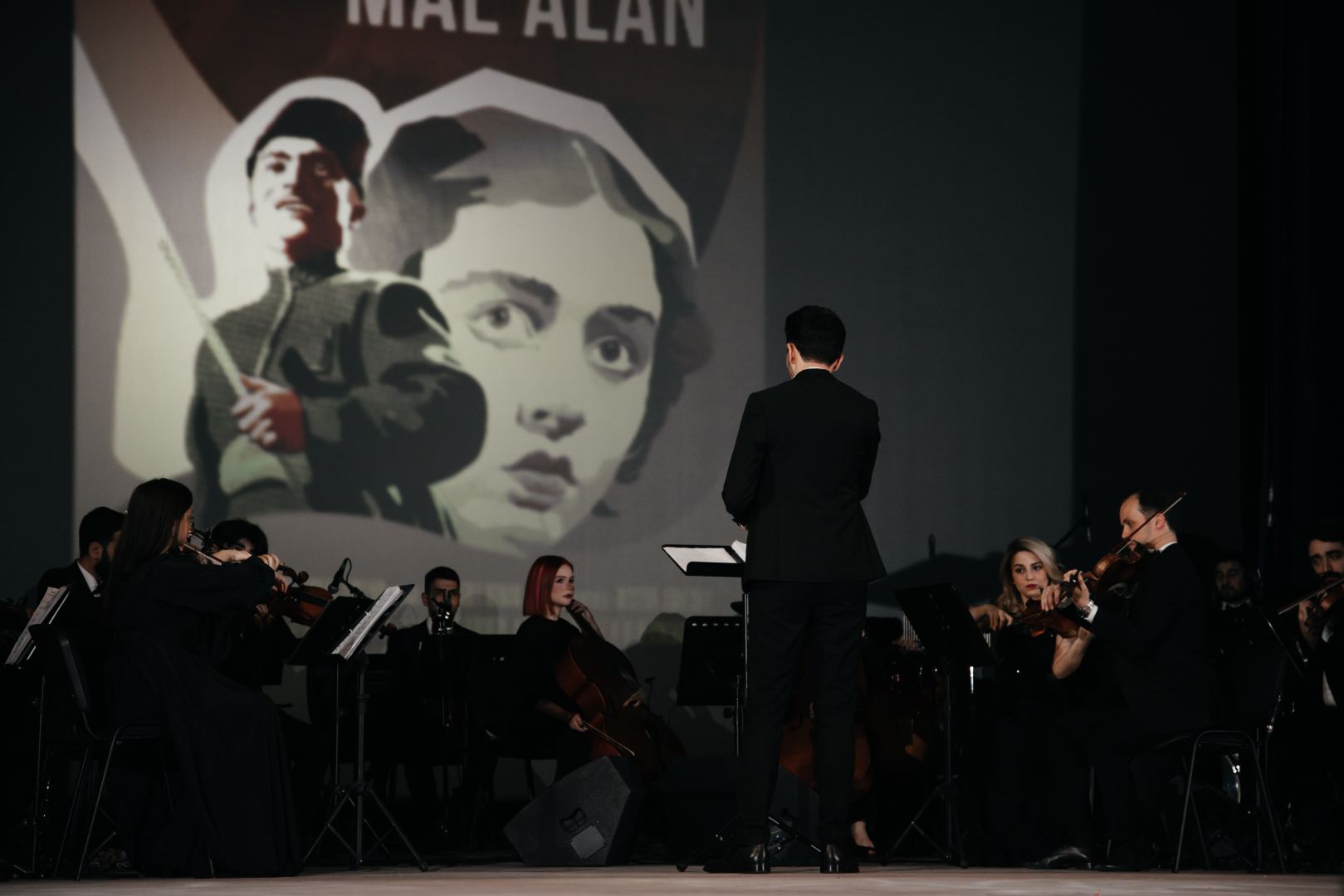 125-летие кинематографа Азербайджана отметили мультимедийным шоу с песнями и танцами (ВИДЕО, ФОТО)