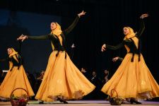 125-летие кинематографа Азербайджана отметили мультимедийным шоу с песнями и танцами (ВИДЕО, ФОТО)