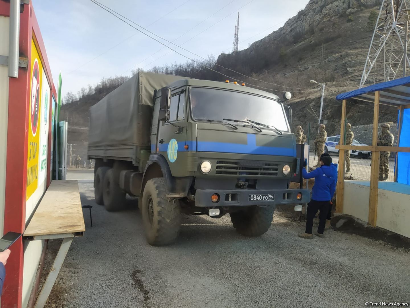 По Лачинской дороге беспрепятственно проехала автоколонна РМК (ФОТО)