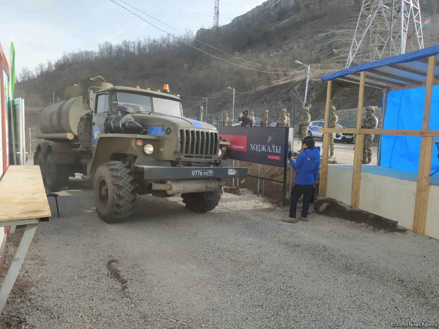 По Лачинской дороге беспрепятственно проехала автоколонна РМК (ФОТО)