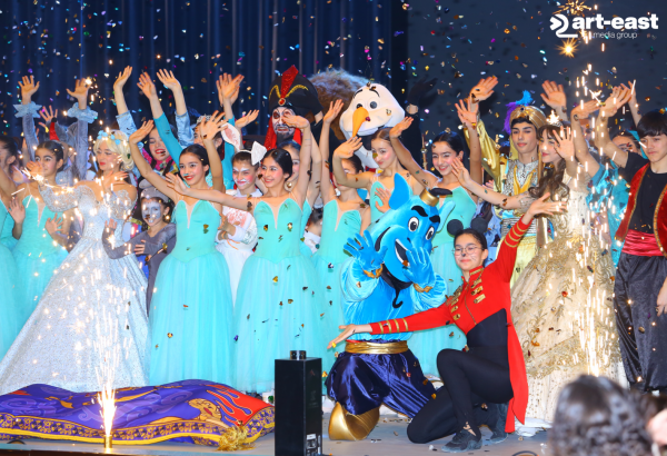 В Баку представлено  мультимедийное шоу "Дисней" с героями сказок и мультфильмов (ВИДЕО, ФОТО)