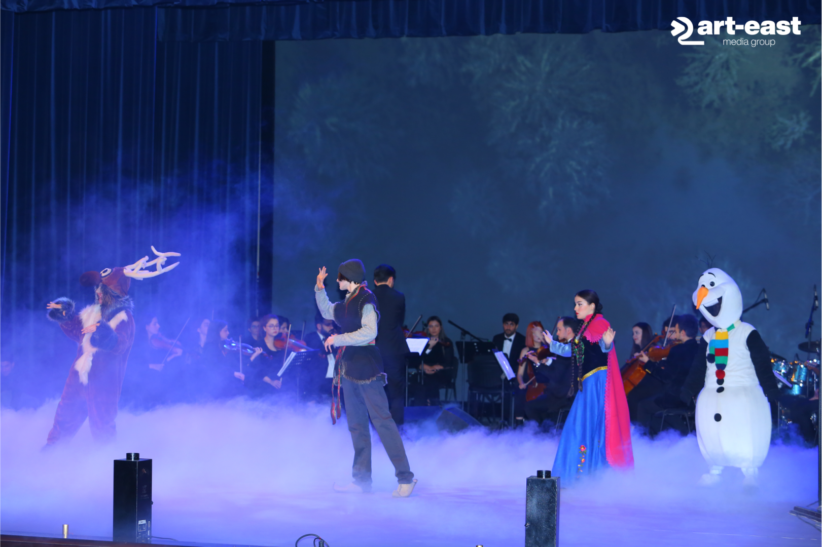 В Баку представлено  мультимедийное шоу "Дисней" с героями сказок и мультфильмов (ВИДЕО, ФОТО)