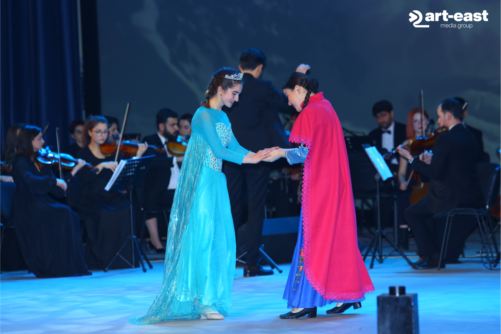 В Баку представлено  мультимедийное шоу "Дисней" с героями сказок и мультфильмов (ВИДЕО, ФОТО)