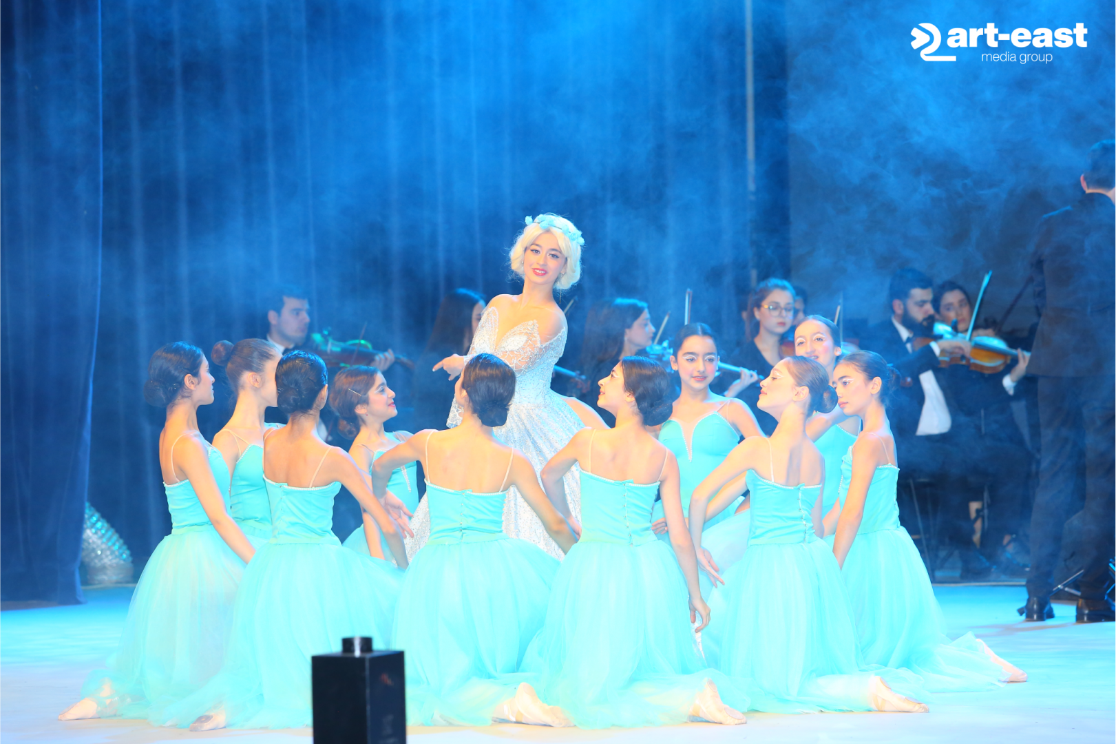 В Баку представлено  мультимедийное шоу "Дисней" с героями сказок и мультфильмов (ВИДЕО, ФОТО)