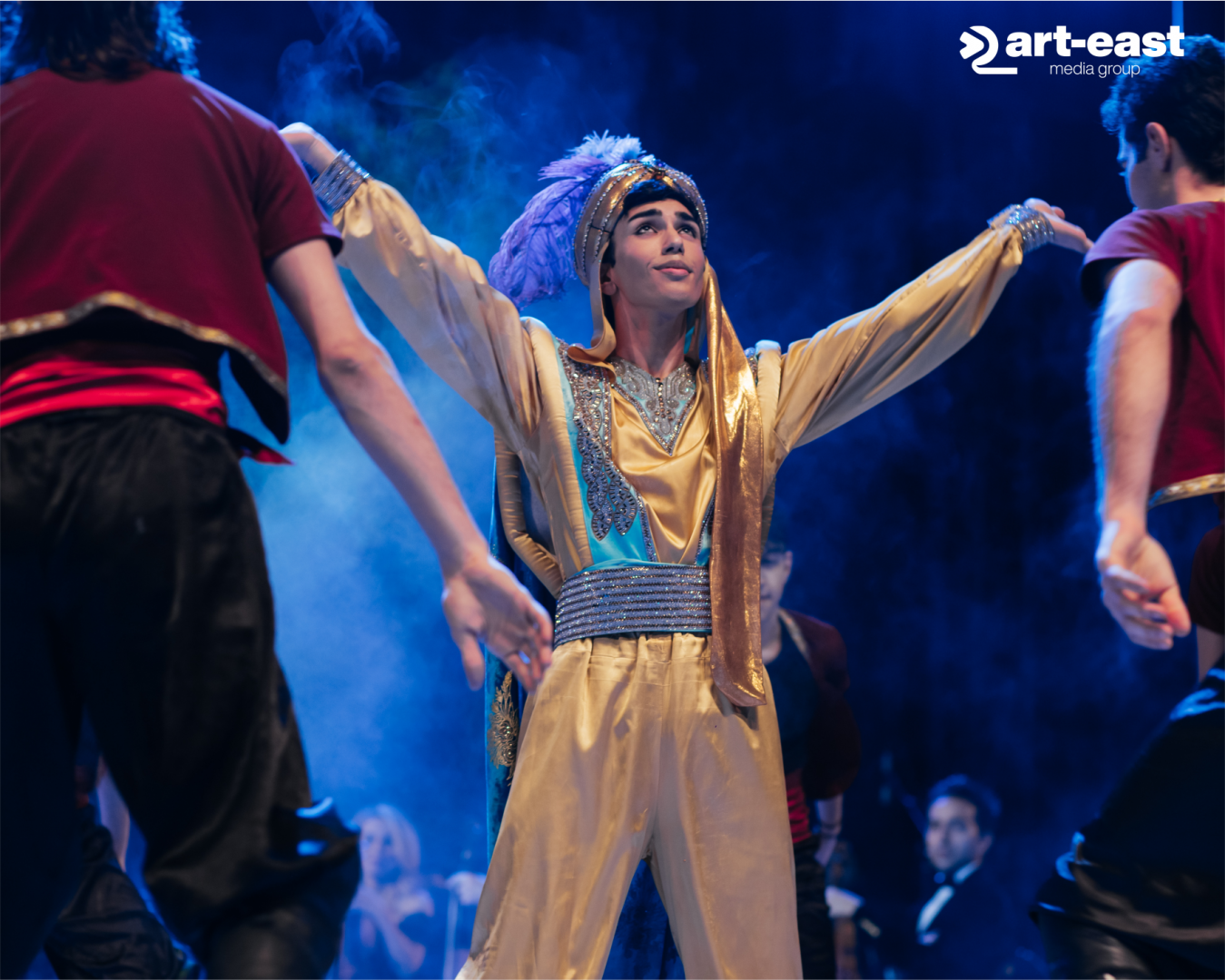 В Баку представлено  мультимедийное шоу "Дисней" с героями сказок и мультфильмов (ВИДЕО, ФОТО)