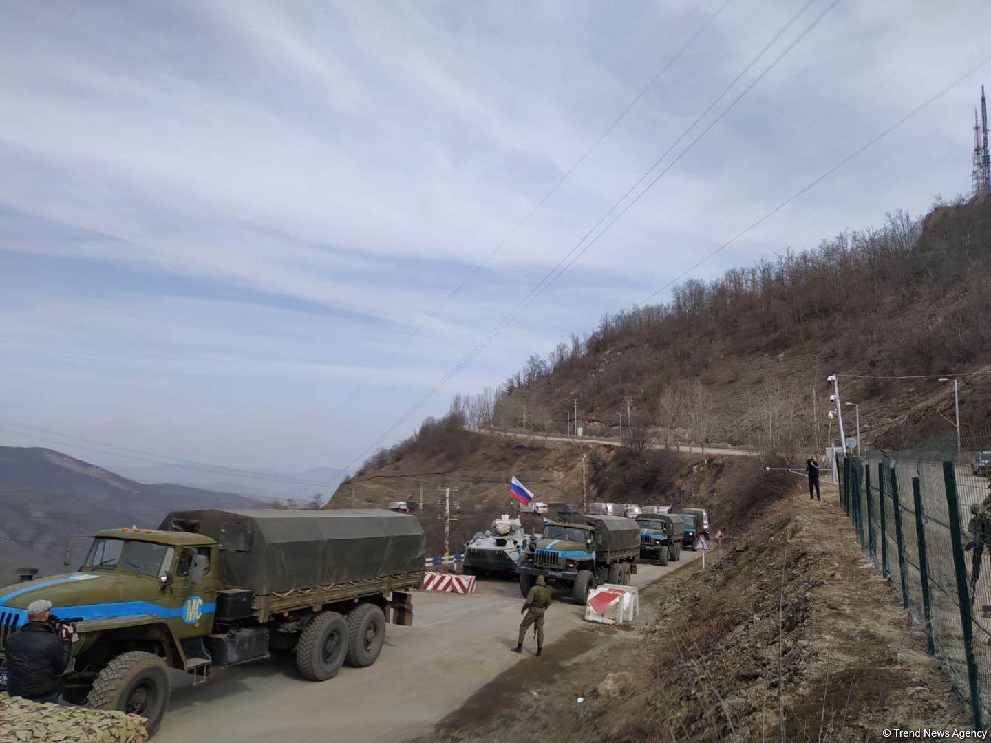 По Лачинской дороге беспрепятственно проехала очередная автоколонна РМК (ФОТО)