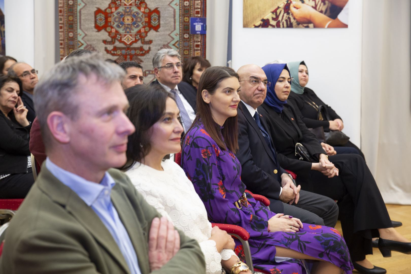 Азербайджанские ковры "Азерхалча" покоряют Австрию - праздничный вечер с музыкой и национальной кухней (ФОТО/ВИДЕО)