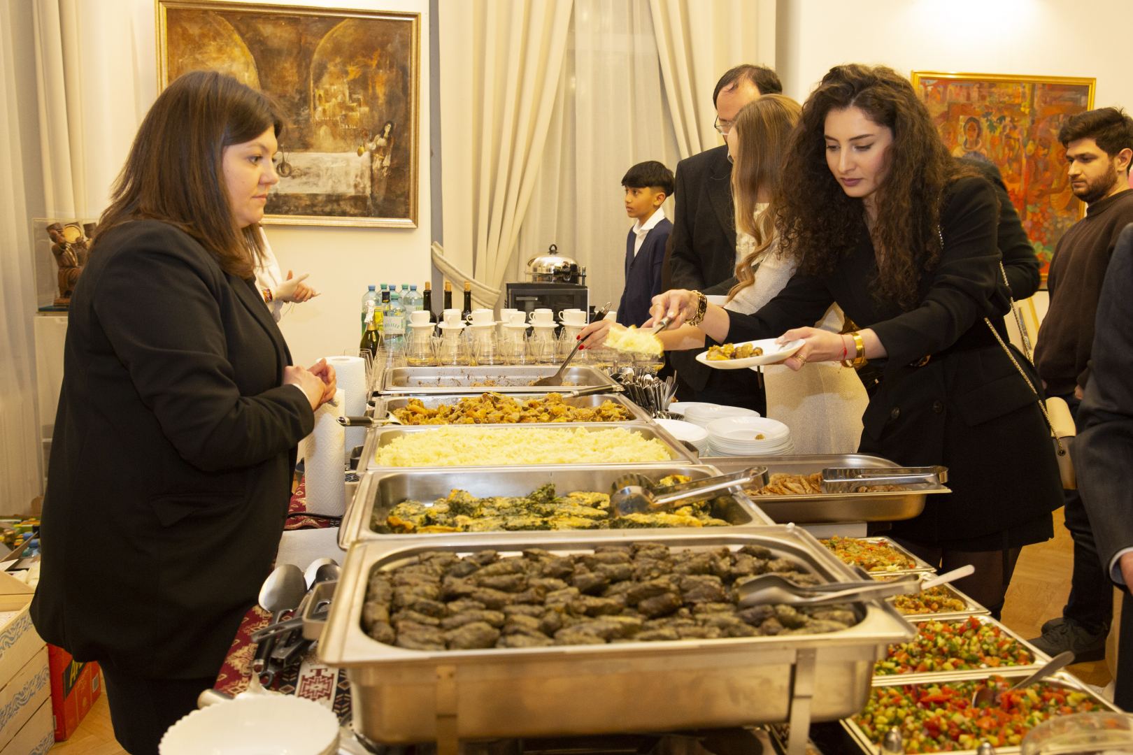 Азербайджанские ковры "Азерхалча" покоряют Австрию - праздничный вечер с музыкой и национальной кухней (ФОТО/ВИДЕО)