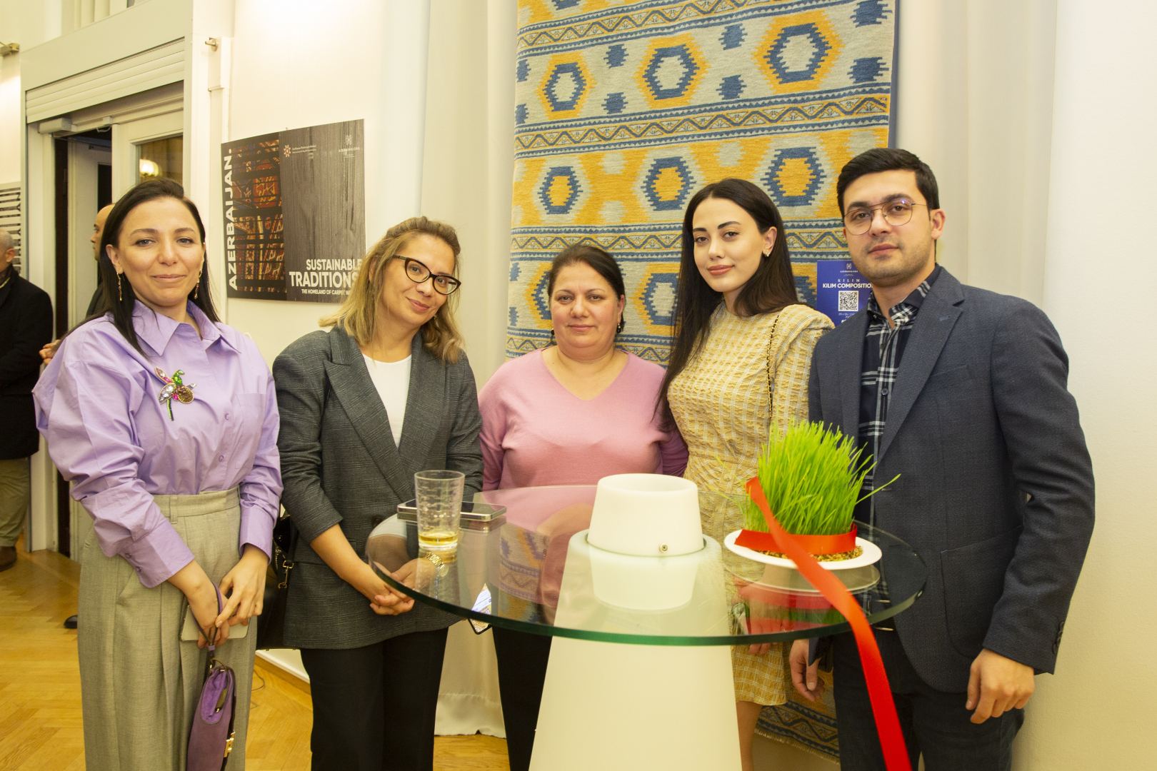 Азербайджанские ковры "Азерхалча" покоряют Австрию - праздничный вечер с музыкой и национальной кухней (ФОТО/ВИДЕО)