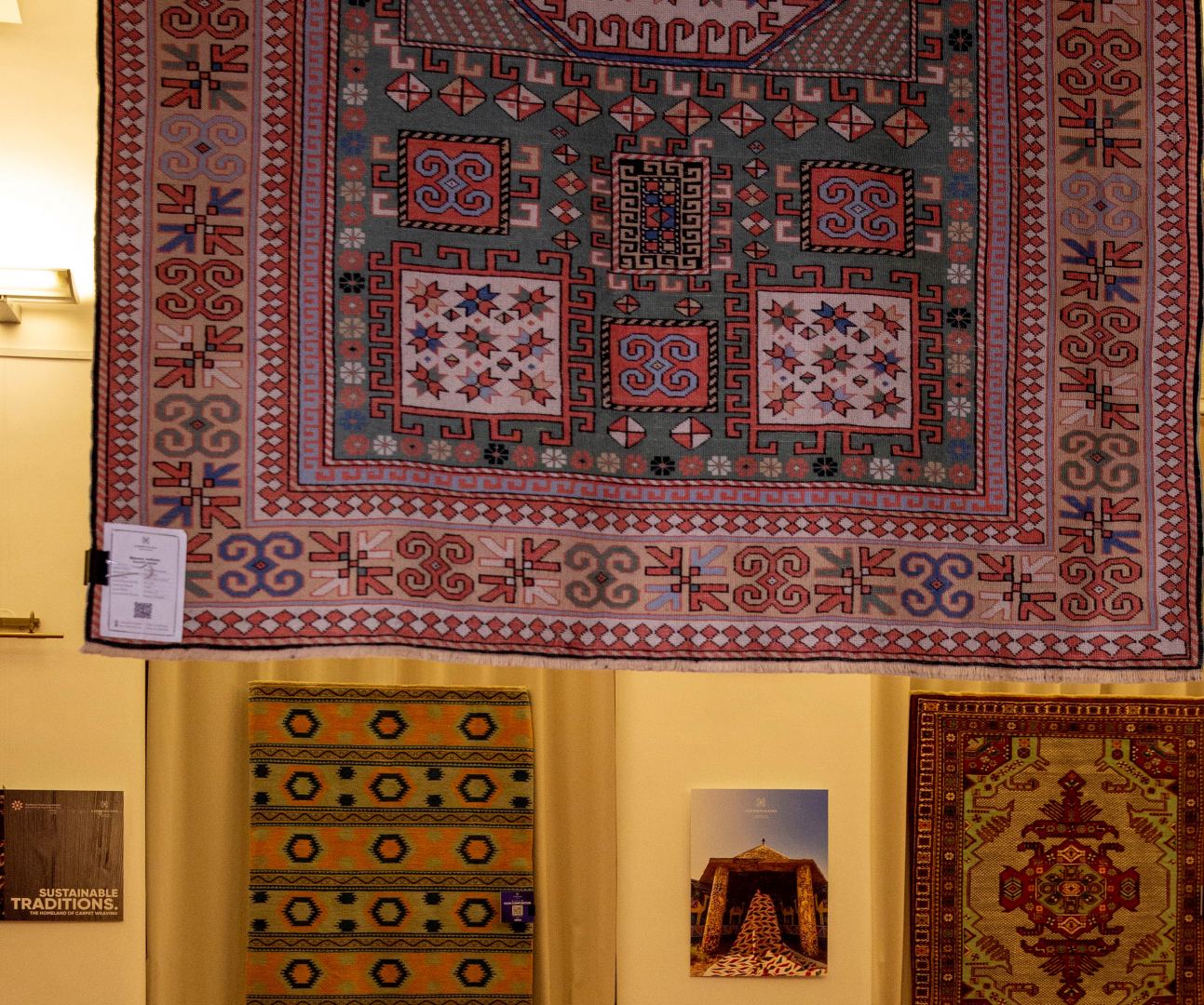 Азербайджанские ковры "Азерхалча" покоряют Австрию - праздничный вечер с музыкой и национальной кухней (ФОТО/ВИДЕО)