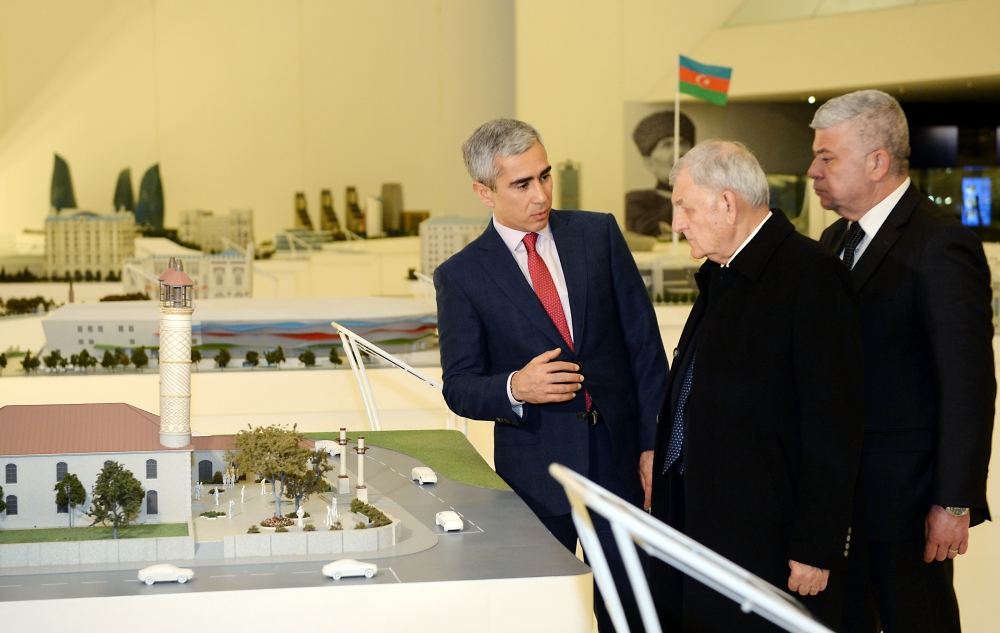 Президент Ирака Абдель Латиф Джамал Рашид ознакомился с Центром Гейдара Алиева (ФОТО)