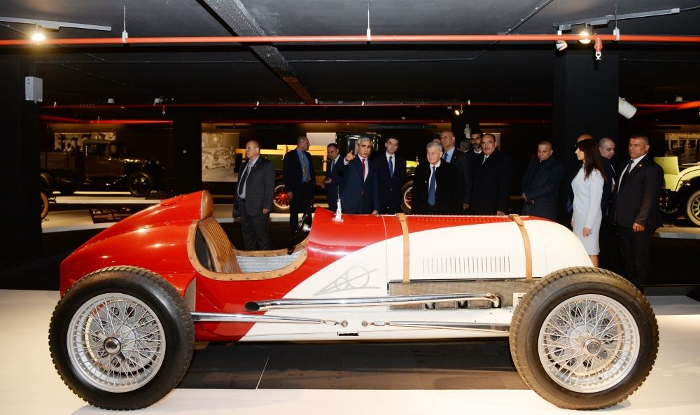 Президент Ирака Абдель Латиф Джамал Рашид ознакомился с Центром Гейдара Алиева (ФОТО)