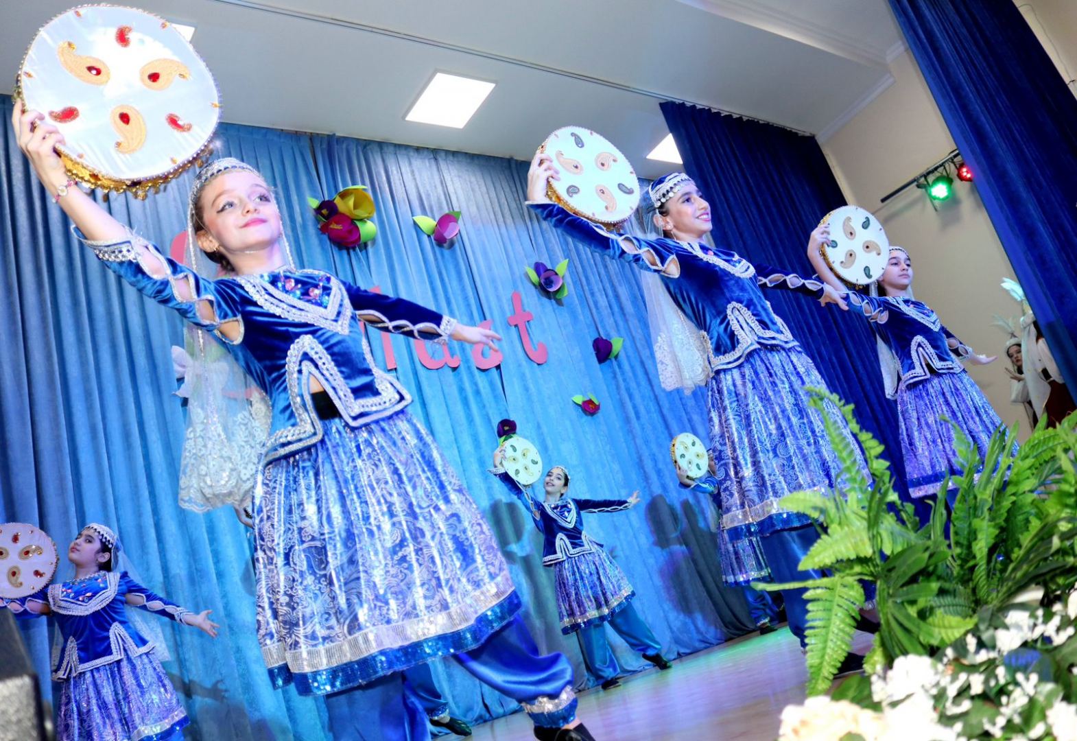 В Баку прошел вечер "Для вас" – посвящается бабушкам, матерям и сестрам (ВИДЕО, ФОТО)