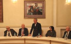 В Баку состоялась творческая встреча писателей Азербайджана и России (ФОТО)