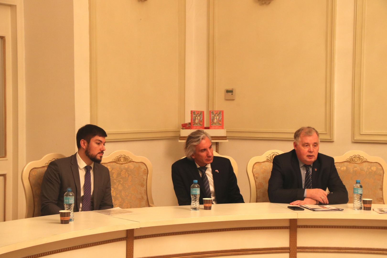 В Баку состоялась творческая встреча писателей Азербайджана и России (ФОТО)