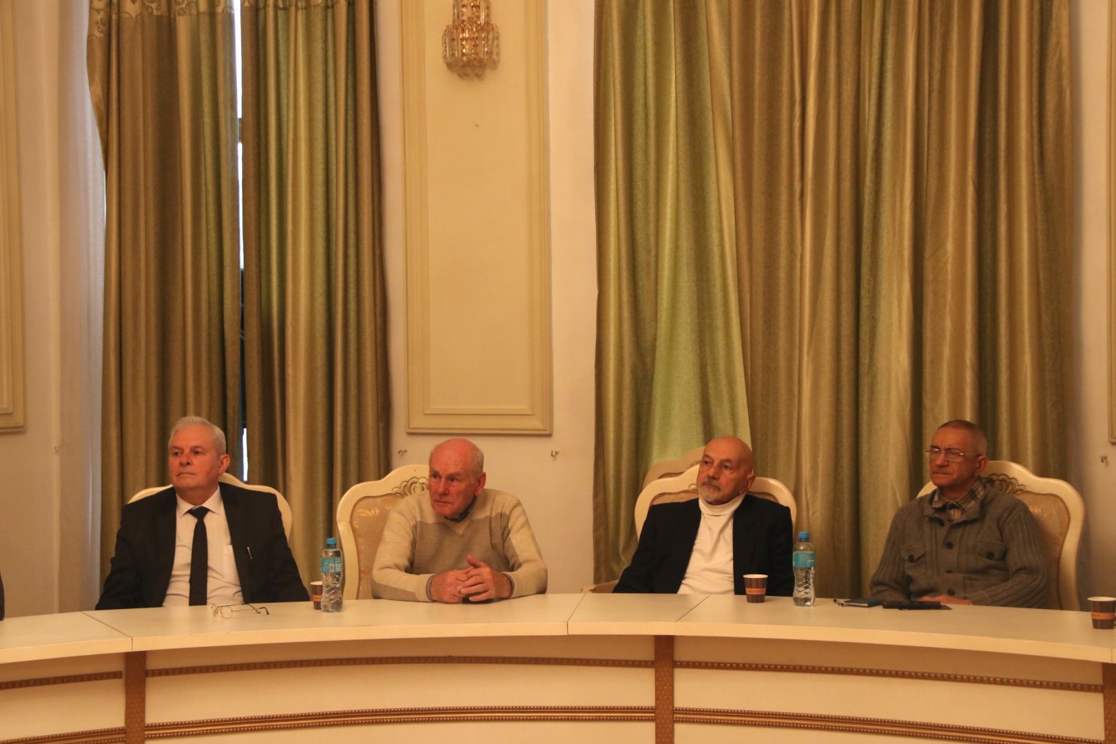 В Баку состоялась творческая встреча писателей Азербайджана и России (ФОТО)