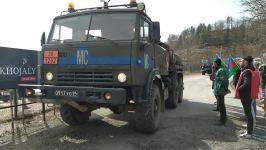 По Лачинской дороге беспрепятственно проехали еще 20 транспортных средств миротворцев (ФОТО)