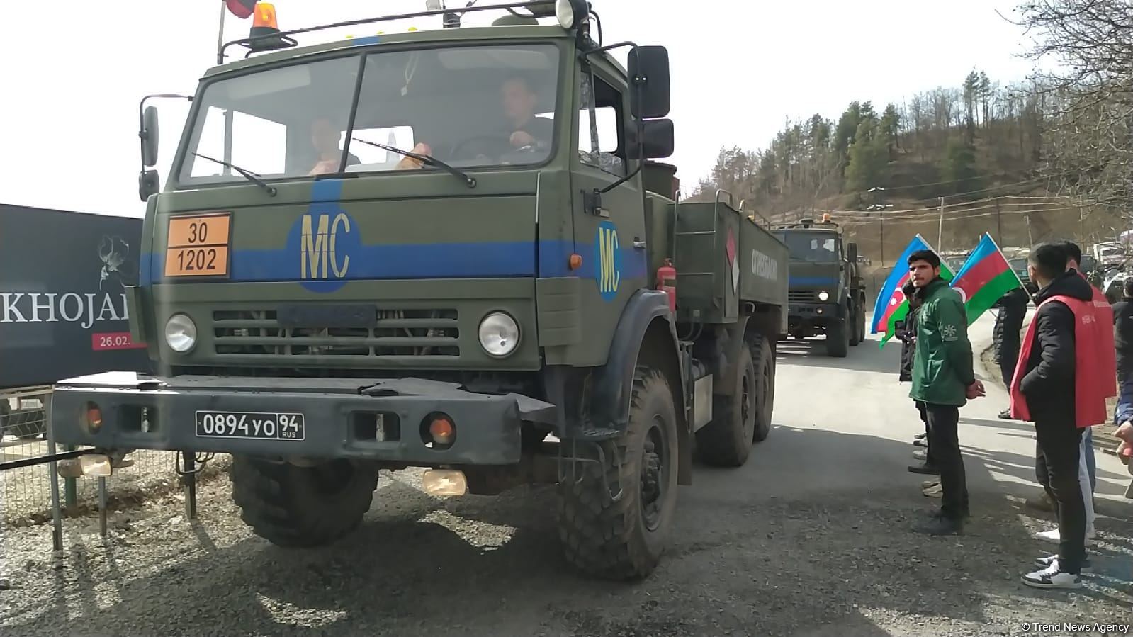 По Лачинской дороге беспрепятственно проехали еще 20 транспортных средств миротворцев (ФОТО)