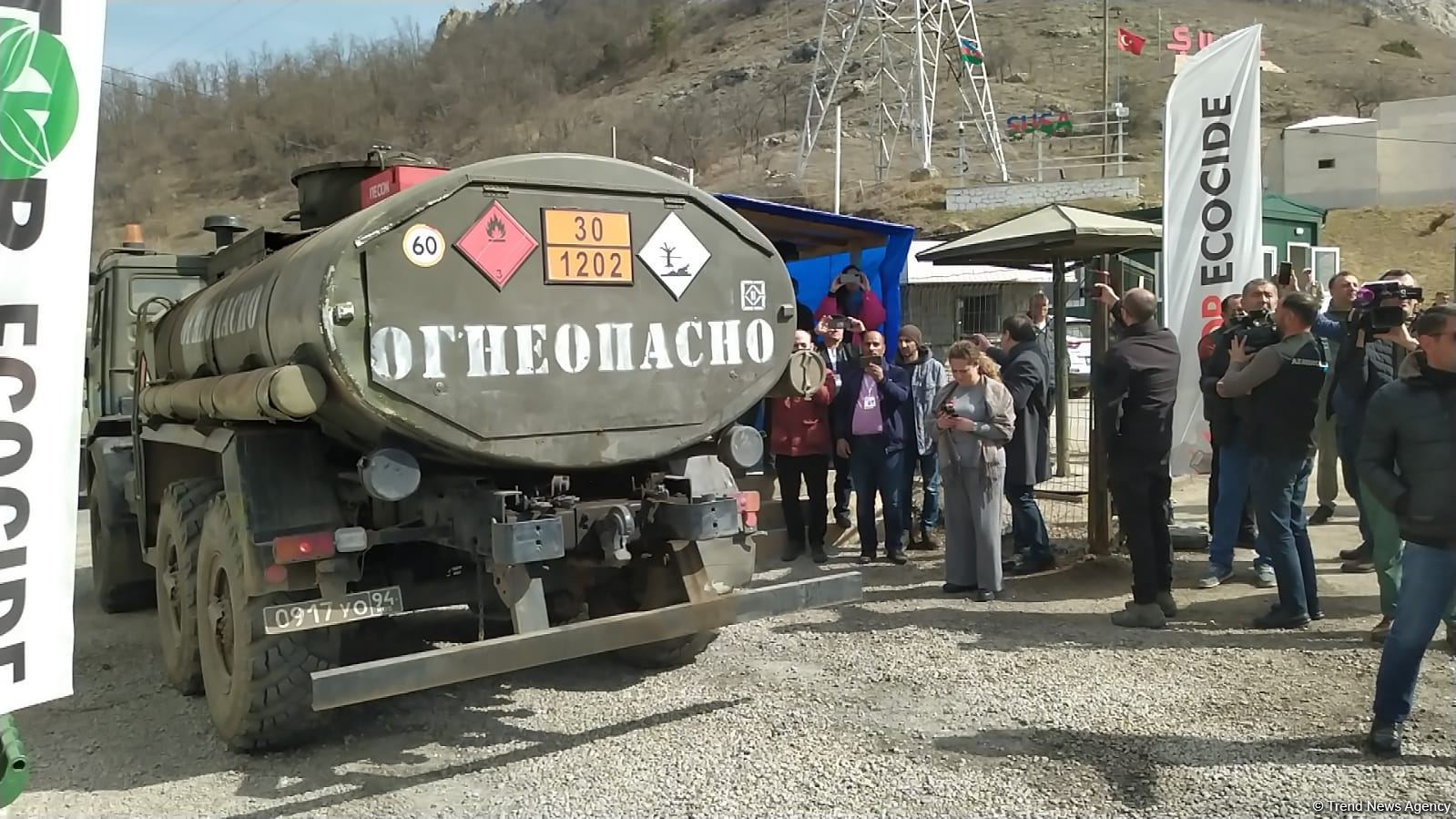 По Лачинской дороге беспрепятственно проехали еще 20 транспортных средств миротворцев (ФОТО)