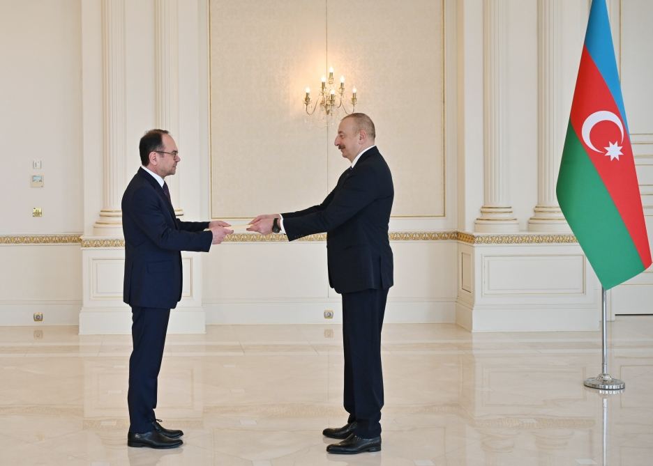 Президент Ильхам Алиев принял верительные грамоты новоназначенного посла Болгарии в Азербайджане (ФОТО/ВИДЕО)