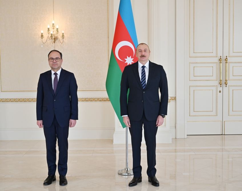 Президент Ильхам Алиев принял верительные грамоты новоназначенного посла Болгарии в Азербайджане (ФОТО/ВИДЕО)