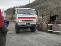 По Лачинской дороге беспрепятственно проехала очередная автоколонна миротворцев (ФОТО)
