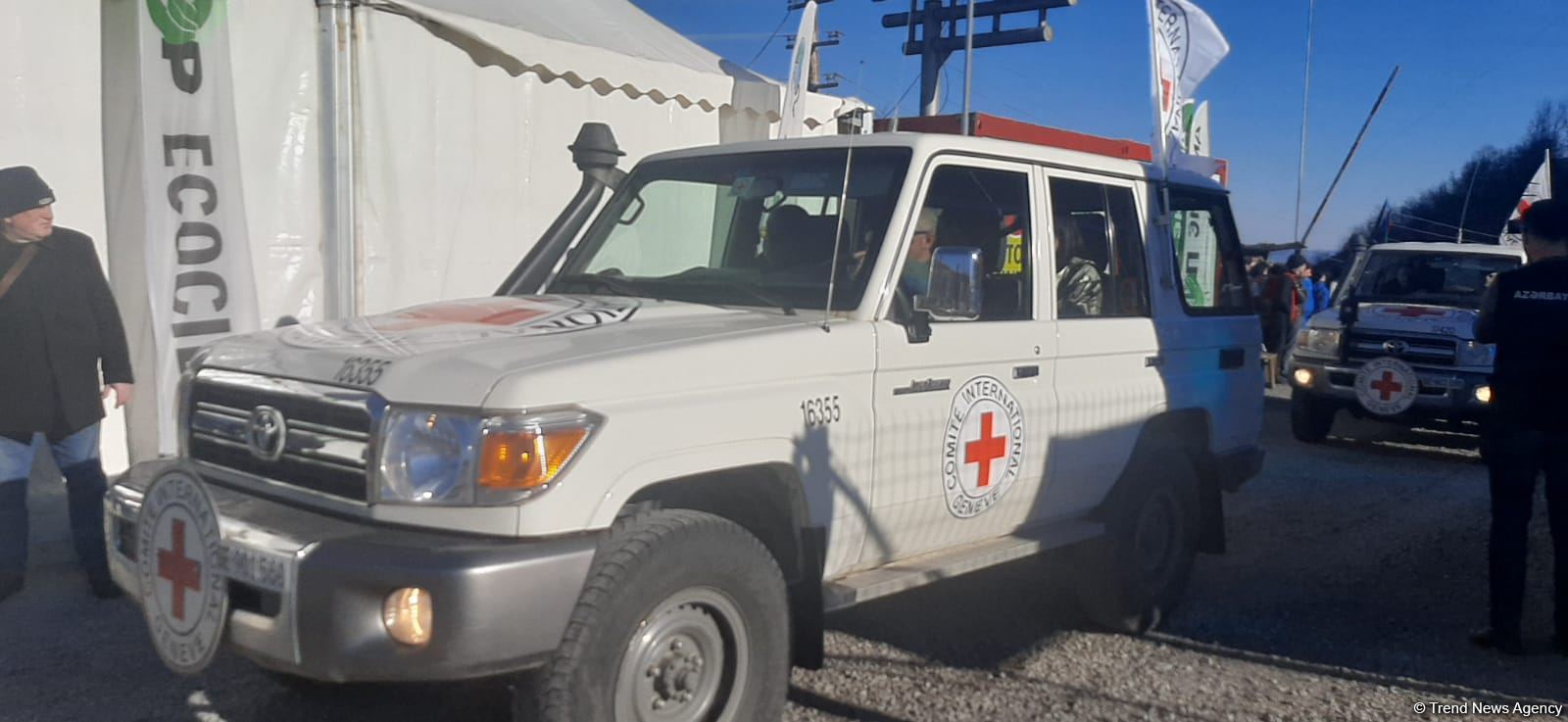 По Лачинской дороге беспрепятственно проехала колонна МККК (ФОТО)