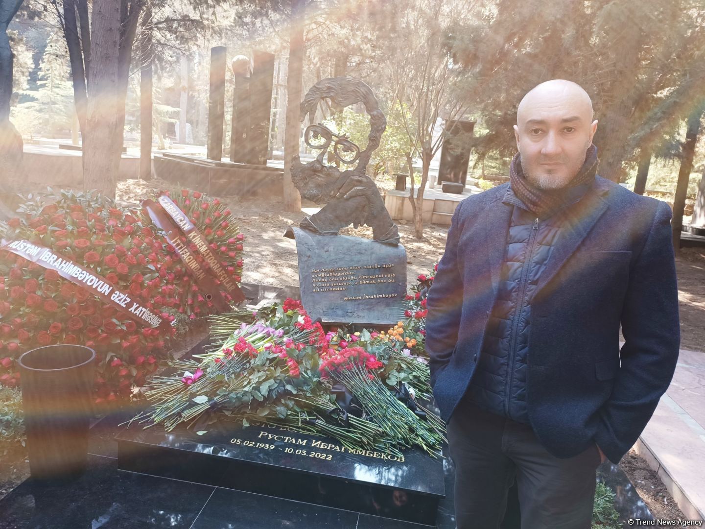Рустам Ибрагимбеков и его Вселенная - Фатима и Фуад Ибрагимбековы о памятнике Мастеру (ФОТО)