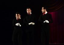 По чудесным ступеням - один день в азербайджанском театре (ФОТО)