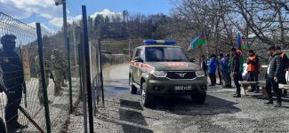 По Лачинской дороге беспрепятственно проехала автоколонна миротворцев (ФОТО)