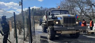 По Лачинской дороге беспрепятственно проехала автоколонна миротворцев (ФОТО)