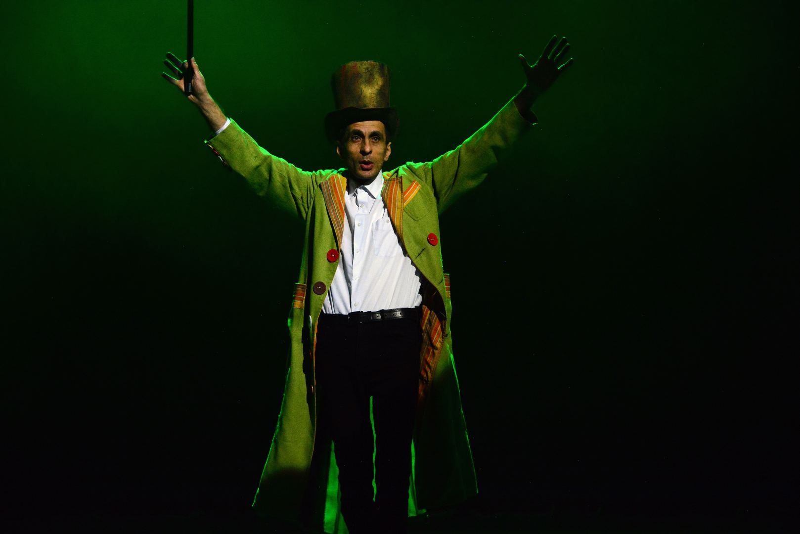 По чудесным ступеням - один день в азербайджанском театре (ФОТО)