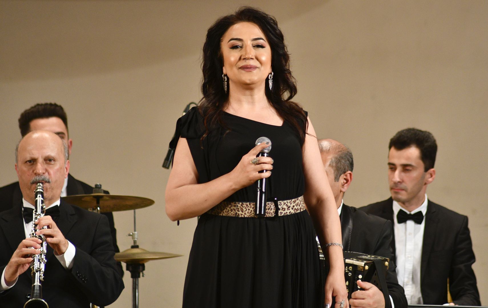 В Баку отметили 90-летие Рубабы Мурадовой (ФОТО)