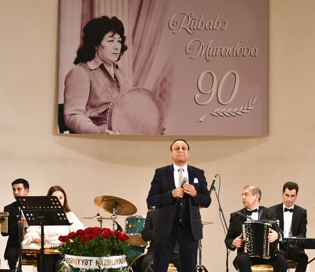 В Баку отметили 90-летие Рубабы Мурадовой (ФОТО)