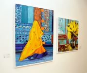 В работах Нигяр Хельми вы не увидите лиц женщин - зрители сами "рисуют" их в воображении (ФОТО)