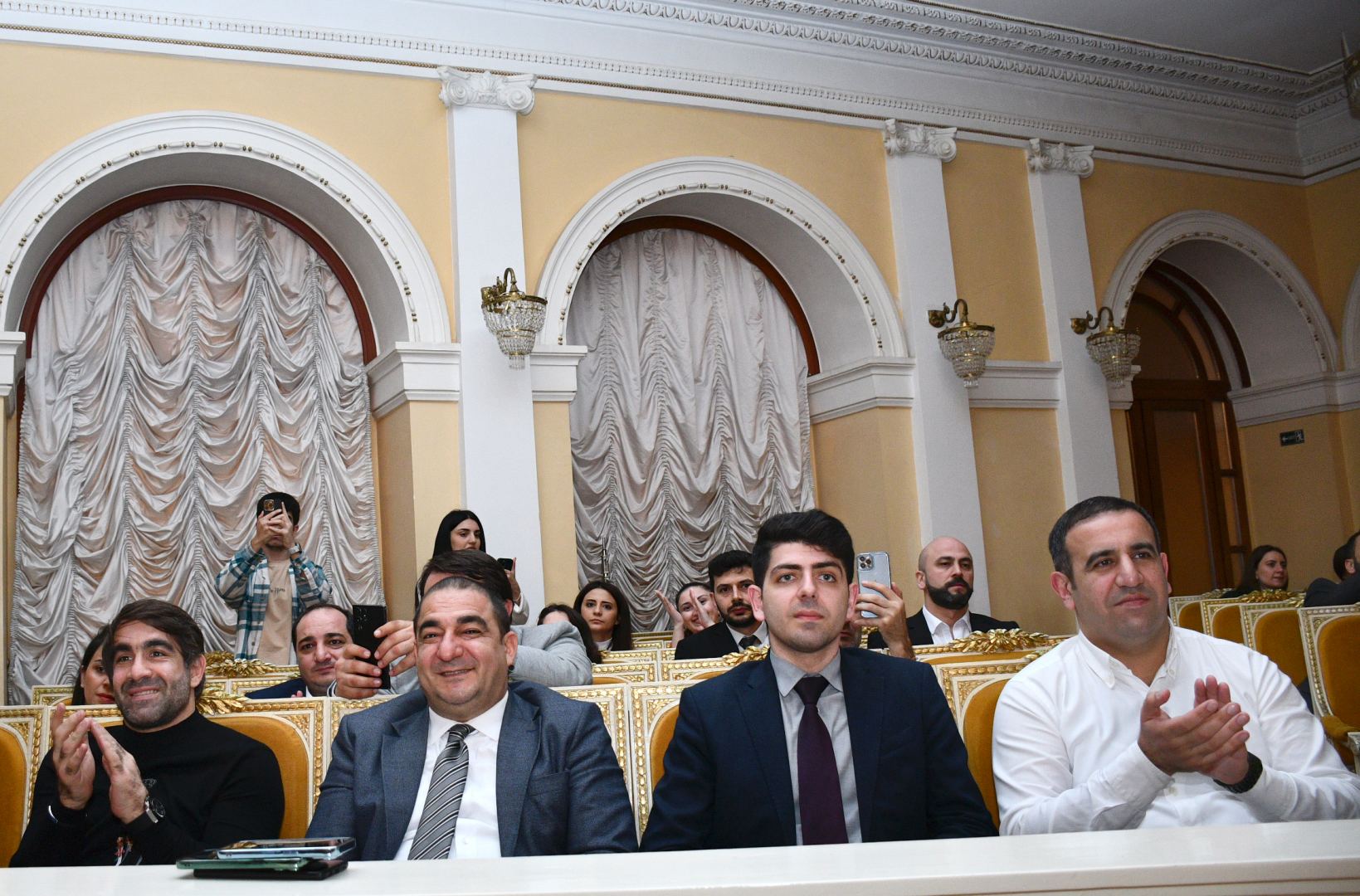 Музыка, которая завораживает - концерт в филармонии в Баку (ФОТО)