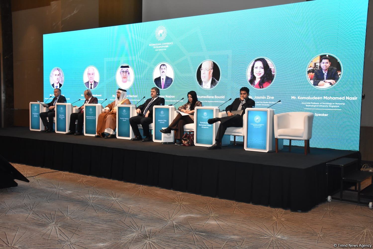 В Баку продолжает работу международная конференция по борьбе с исламофобией (ФОТО)