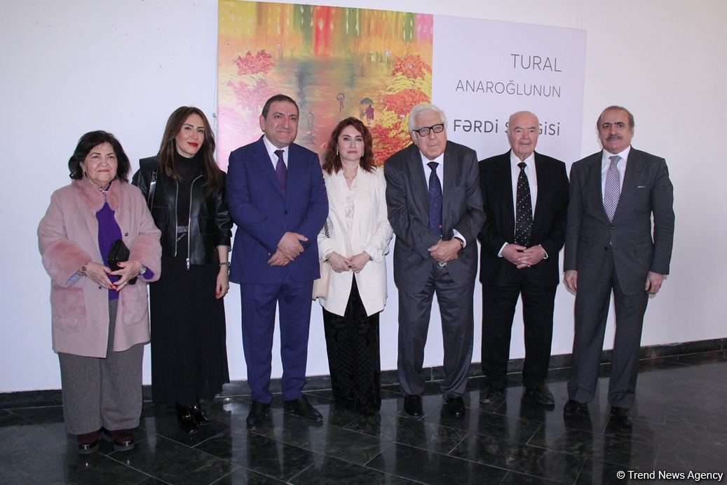 В Баку открылась выставка картин дипломата Турала Рзаева – от хобби до четырех времен года (ФОТО)